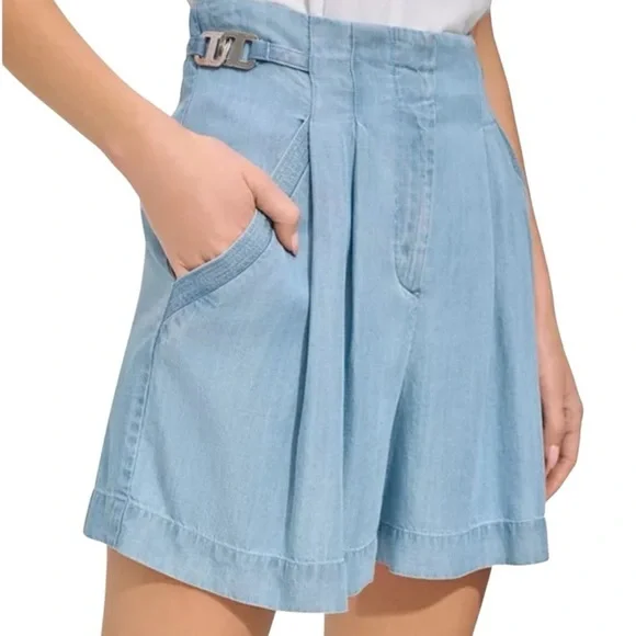 DKNY
Linen High Rise Pleat Front Shorts Size 14 - Picture 3 of 6